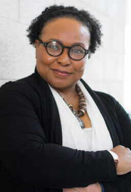 233835-Yvonne-Harris-Portraits-100243-copy-600x400 Image alternative text - ALT text.